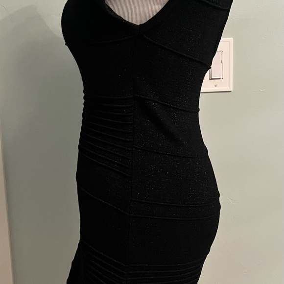 Simmering black dress in sauce S/P - Picture 2 of 10